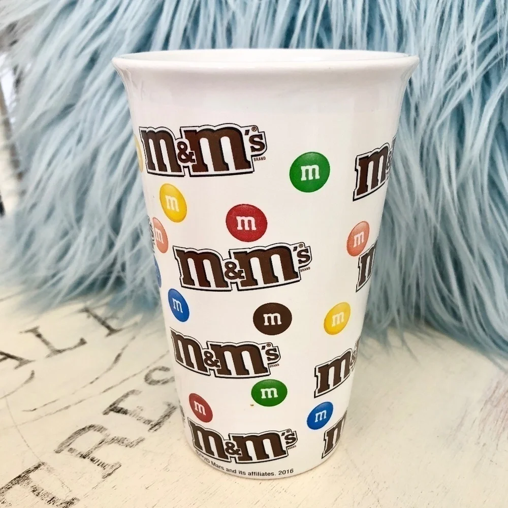 M&M's, Candy, 2016 Ceramic Travel Mug, With Silicon Lid & Holder, Nice Condition - Picture 7 of 10